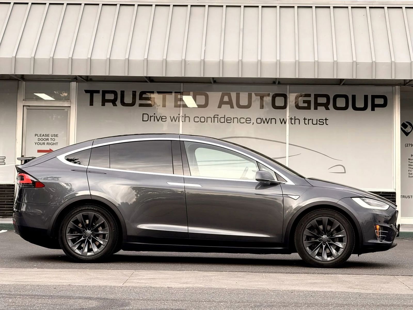 Used 2016 Tesla Model X 90D AWD/4WD image 5