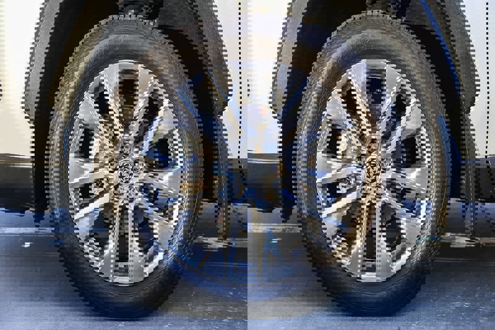 Used 2023 Toyota RAV4 XLE Premium image 10