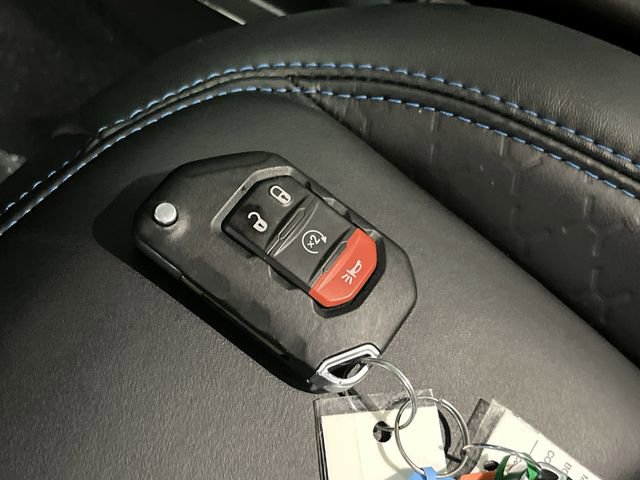 Used 2024 Jeep Wrangler High Altitude image 27
