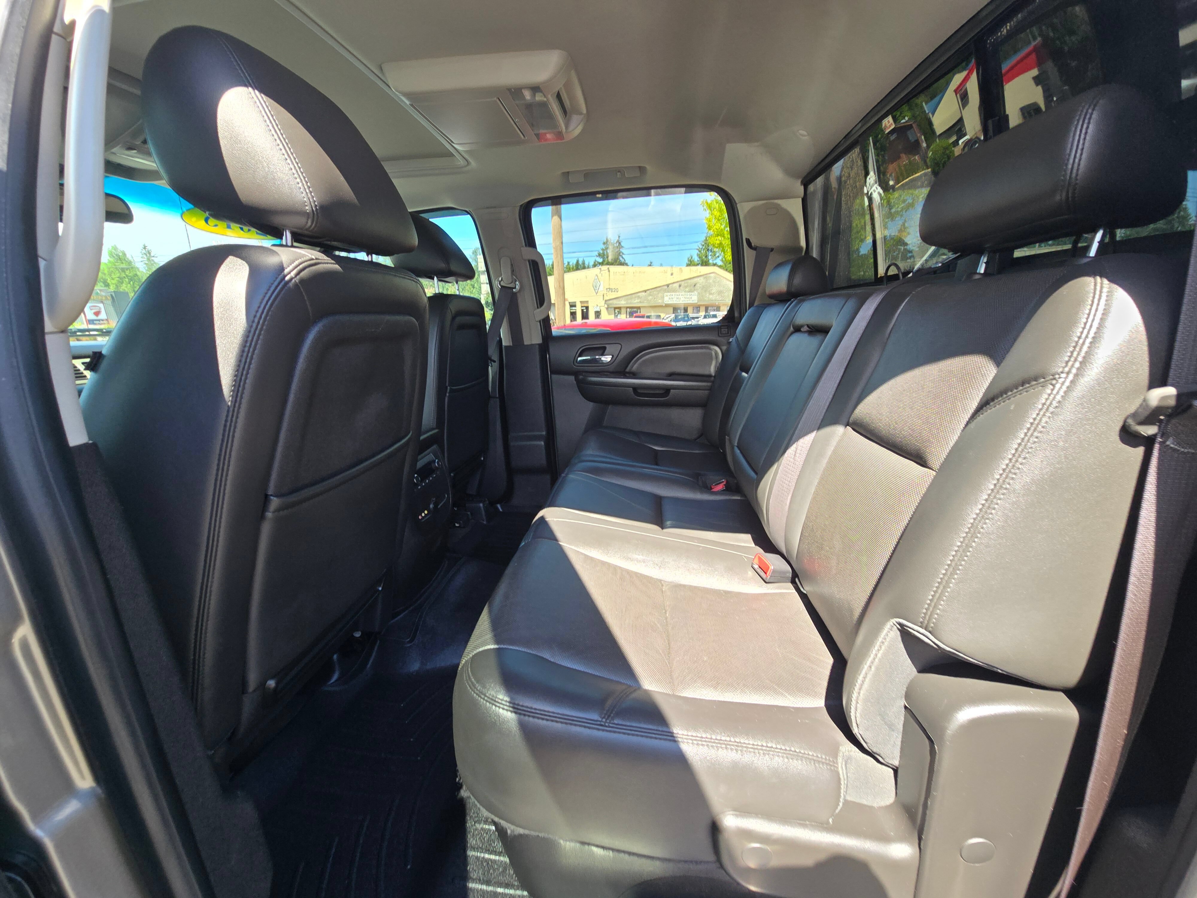 Used 2013 GMC Sierra 2500 Denali w/ Suspension Package, Off-Road AWD/4WD image 15