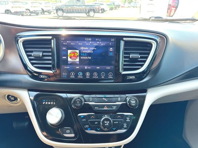Used 2019 Chrysler Pacifica Touring-L Plus w/ Tire & Wheel Group FWD image 13