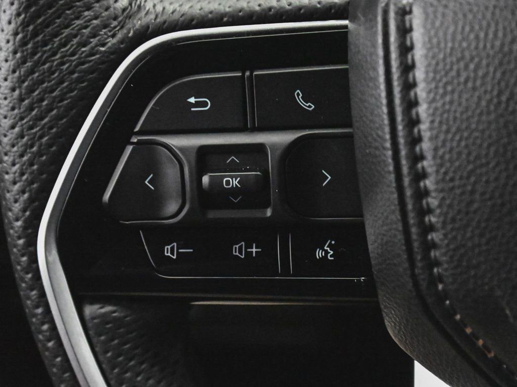 Used 2025 Toyota Tundra Platinum image 29