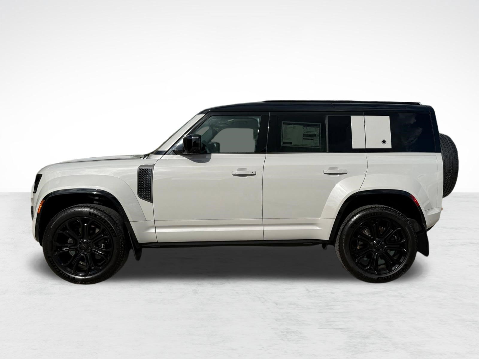 New 2026 Land Rover Defender 110 OCTA AWD/4WD image 2