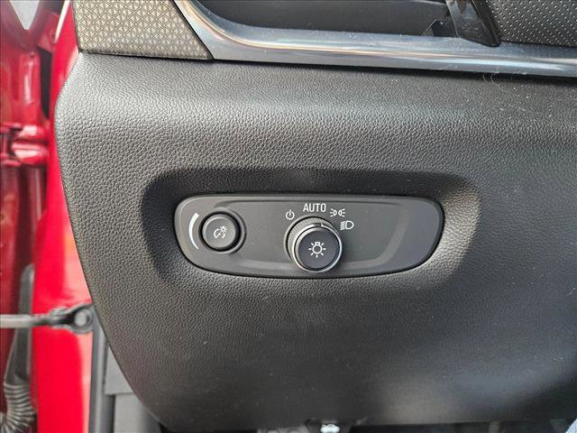 Used 2022 Chevrolet Traverse Premier w/ LPO, Cargo Package image 19