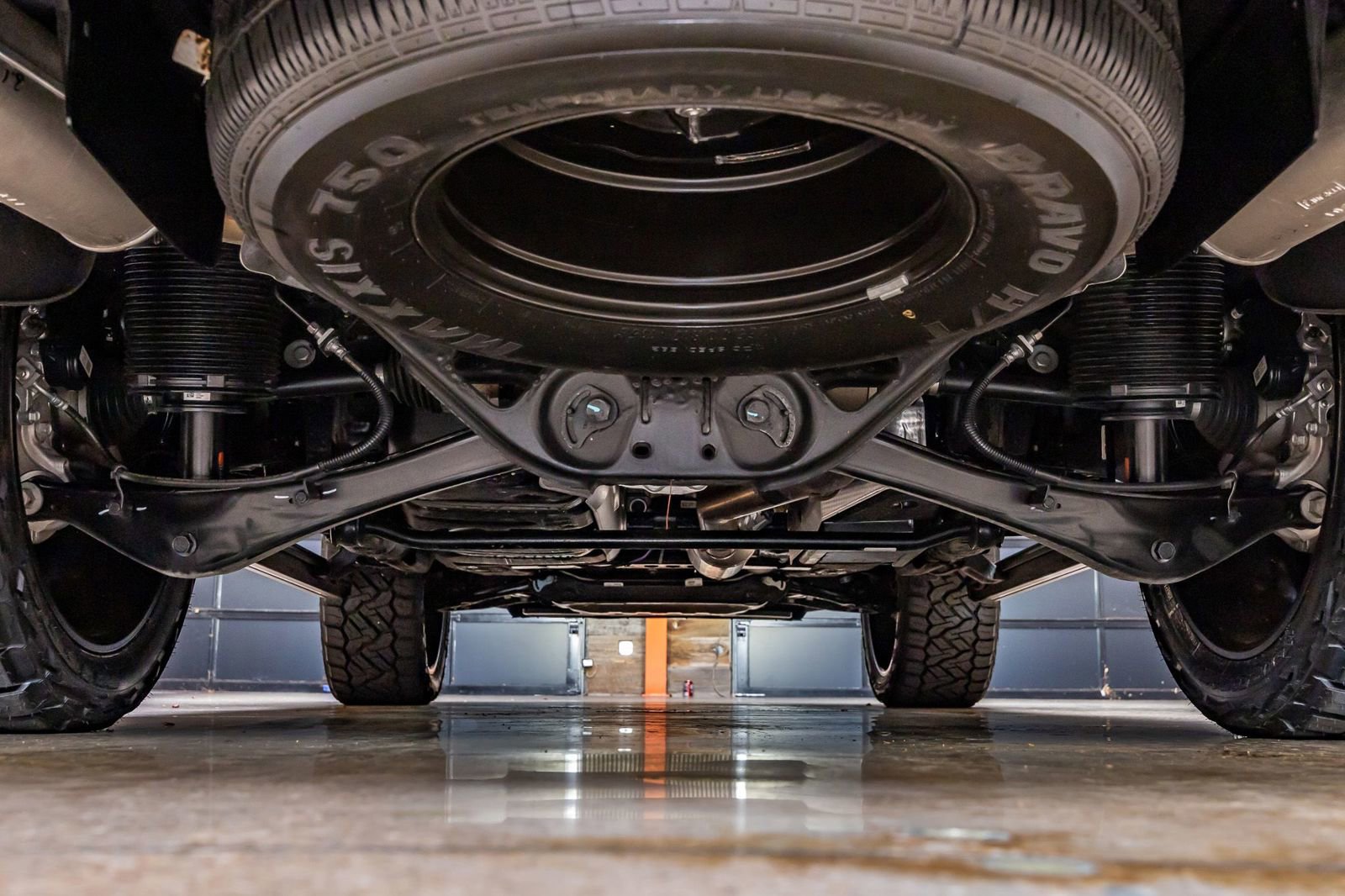 Used 2025 GMC Yukon Denali w/ Denali Reserve Package image 16