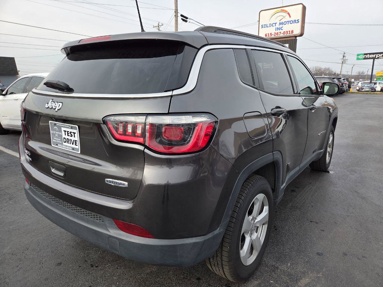 Used 2018 Jeep Compass Latitude w/ Popular Equipment Group AWD/4WD image 5