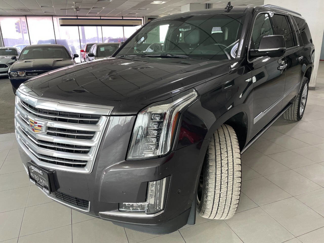 Used 2018 Cadillac Escalade ESV Platinum image 3