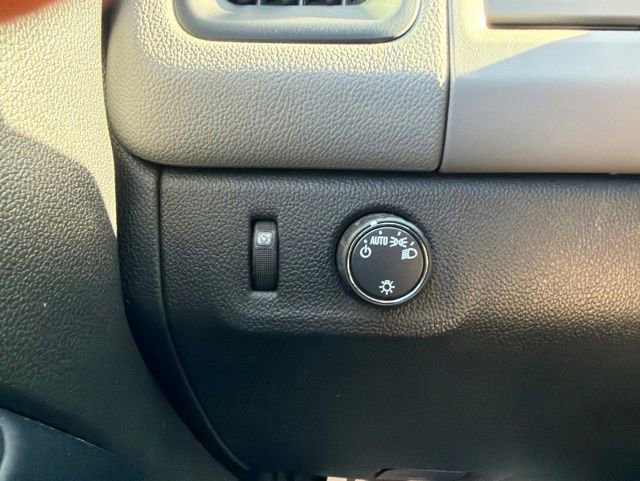 Used 2018 Chevrolet Colorado W/T w/ Custom Special Edition RWD image 32