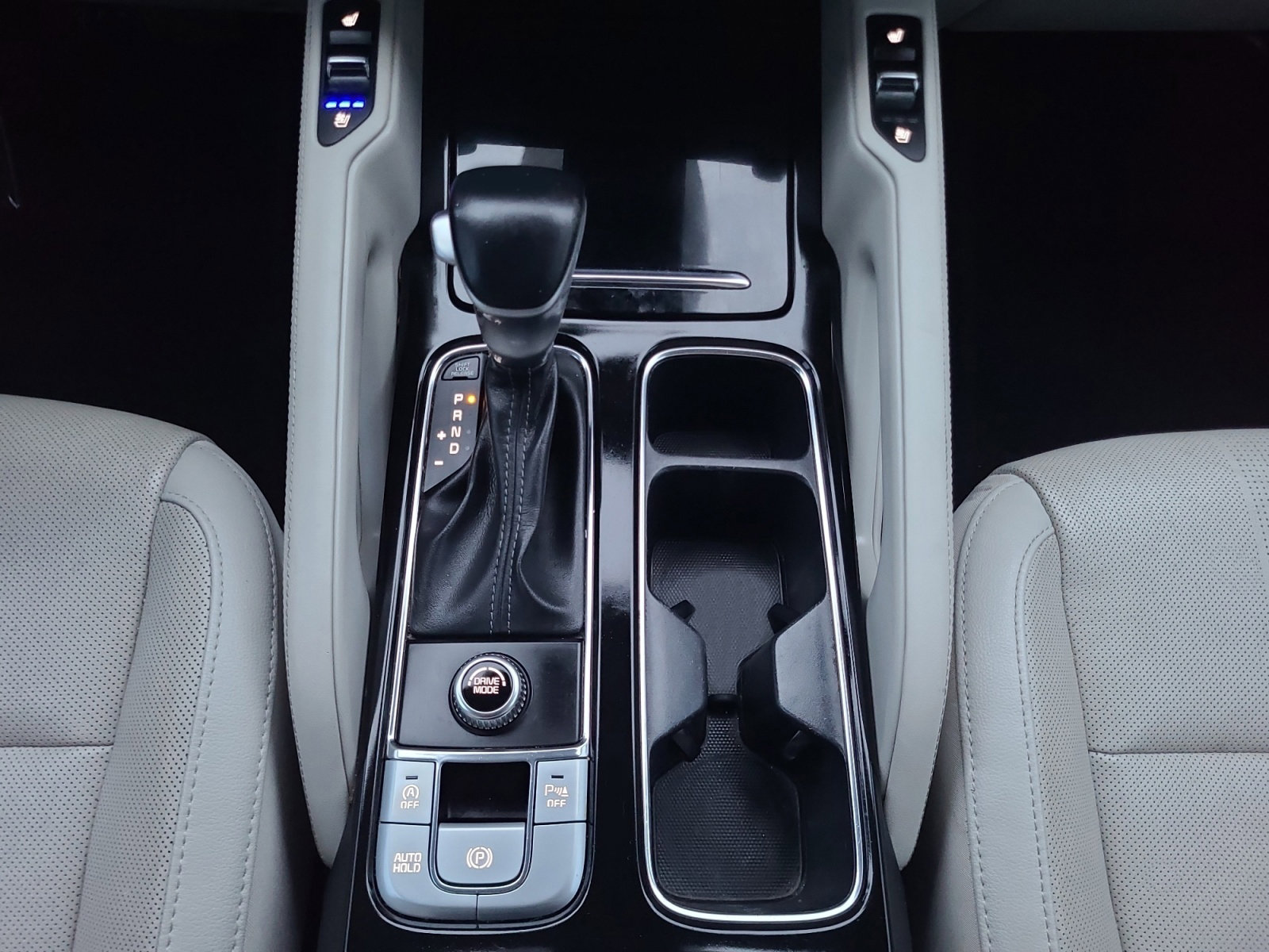 Used 2021 Kia Telluride EX w/ EX Premium Package image 16