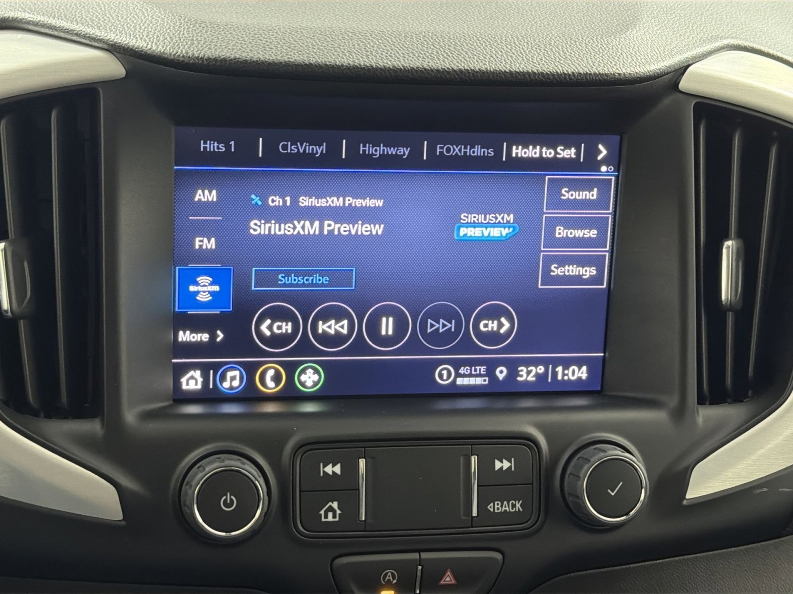 Used 2024 GMC Terrain SLT w/ Elevation Edition image 18