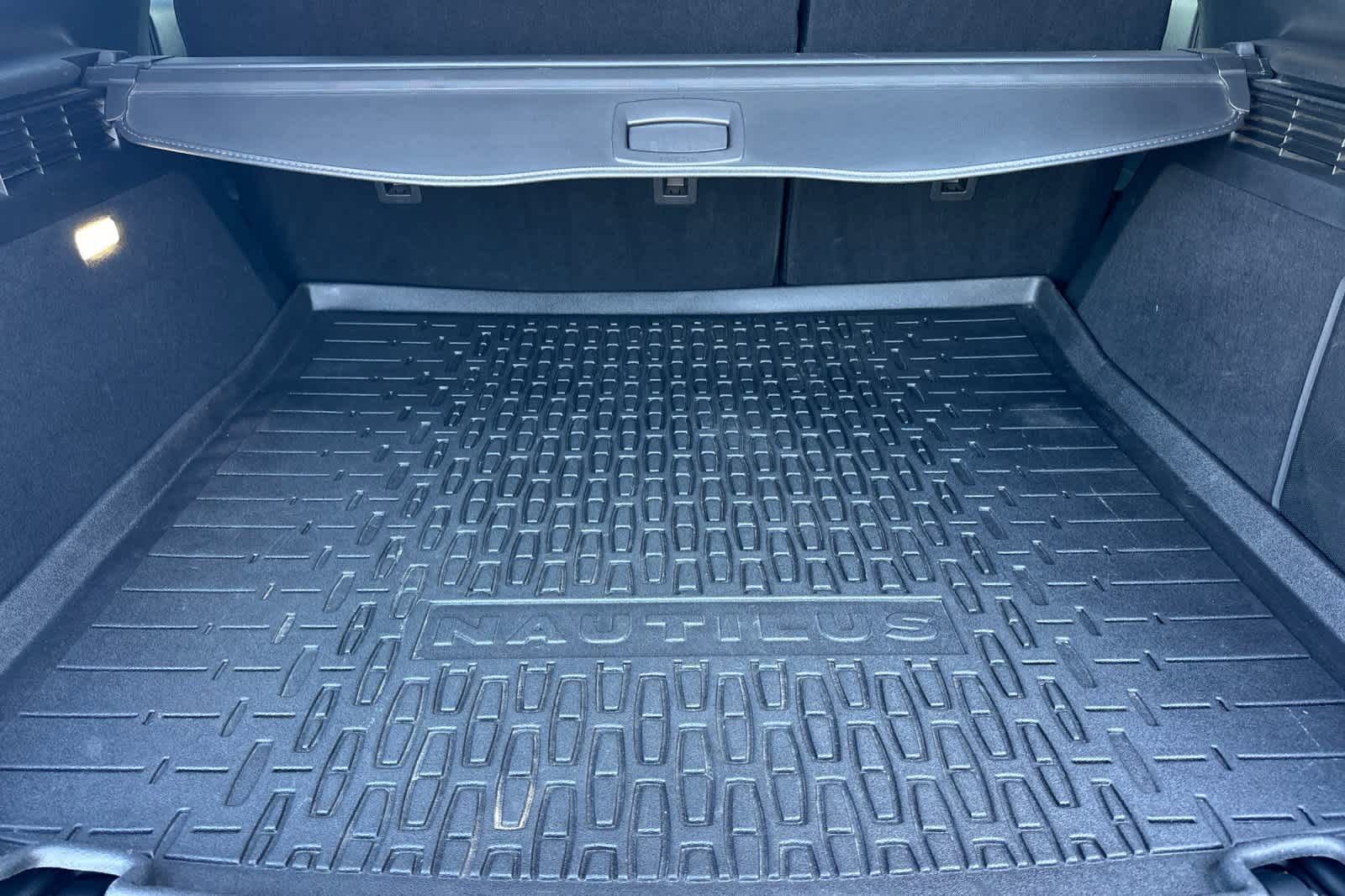 Used 2023 Lincoln Nautilus AWD w/ Premium Package image 15