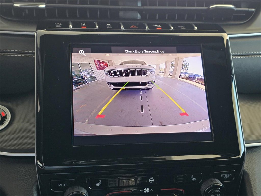 New 2025 Jeep Grand Cherokee L Altitude image 15