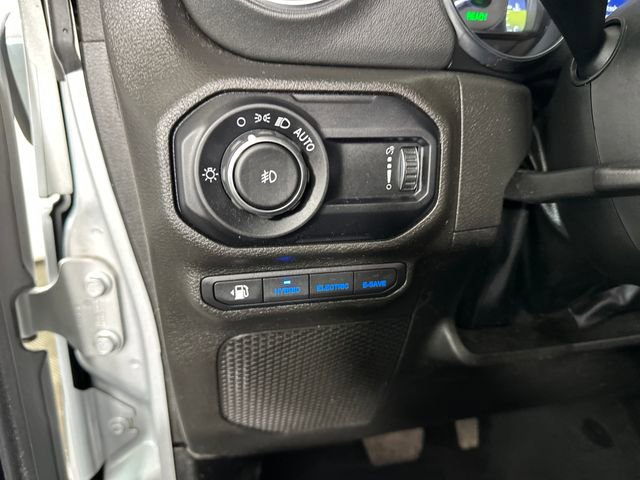 Used 2023 Jeep Wrangler Unlimited Sahara w/ Cold Weather Group AWD/4WD image 19