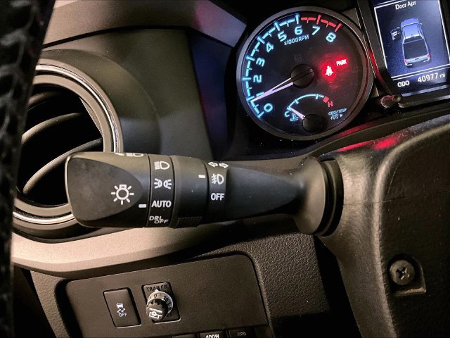 Used 2022 Toyota Tacoma TRD Off-Road w/ Technology Package AWD/4WD image 30