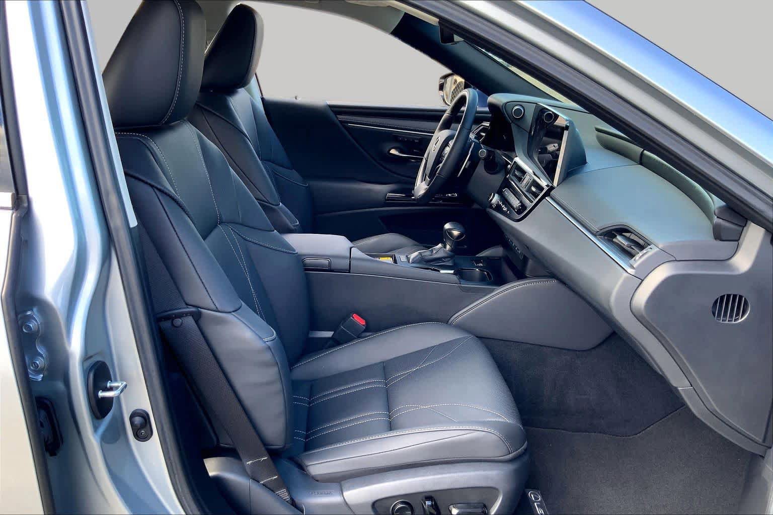 Used 2024 Lexus ES 350 w/ Technology Package FWD image 9