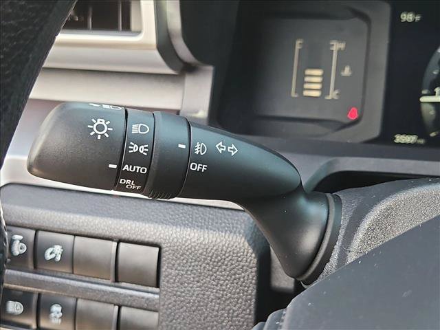 Certified 2025 Toyota Tacoma SR5 AWD/4WD image 15