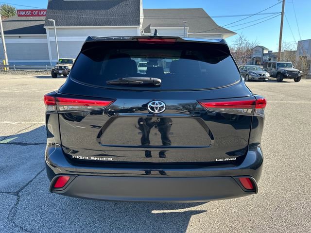 Used 2023 Toyota Highlander LE AWD/4WD image 7