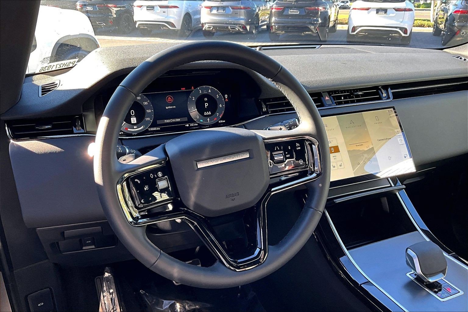 Used 2025 Land Rover Range Rover Evoque Dynamic SE image 14