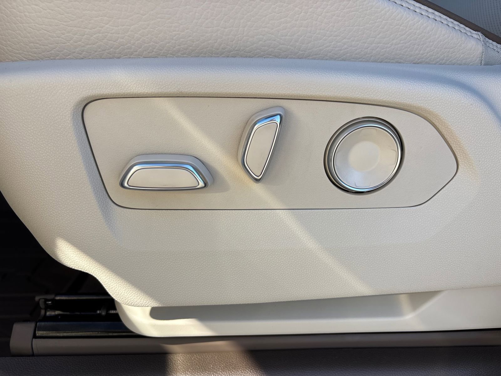 New 2026 GMC Yukon Denali w/ Denali Reserve Package image 22