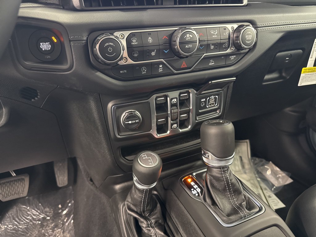 New 2026 Jeep Gladiator Sport AWD/4WD image 24