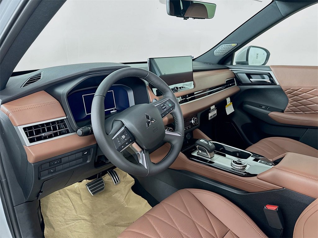 New 2025 Mitsubishi Outlander SEL image 9
