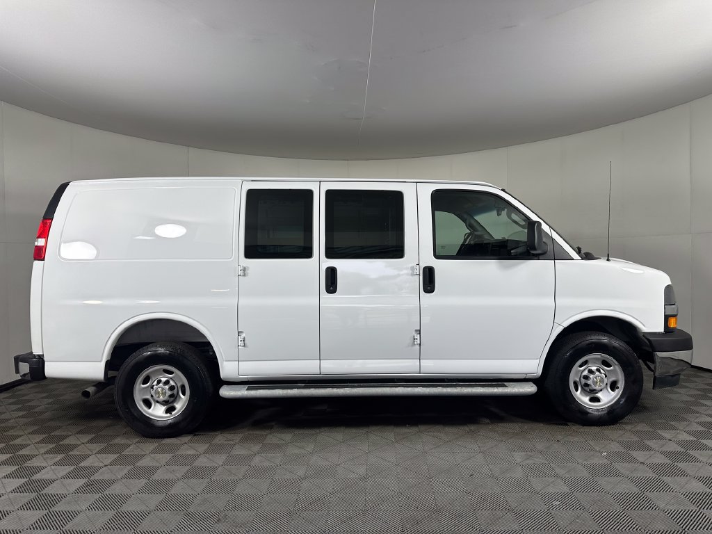 Used 2025 Chevrolet Express 2500 w/ Driver Convenience Package RWD image 6
