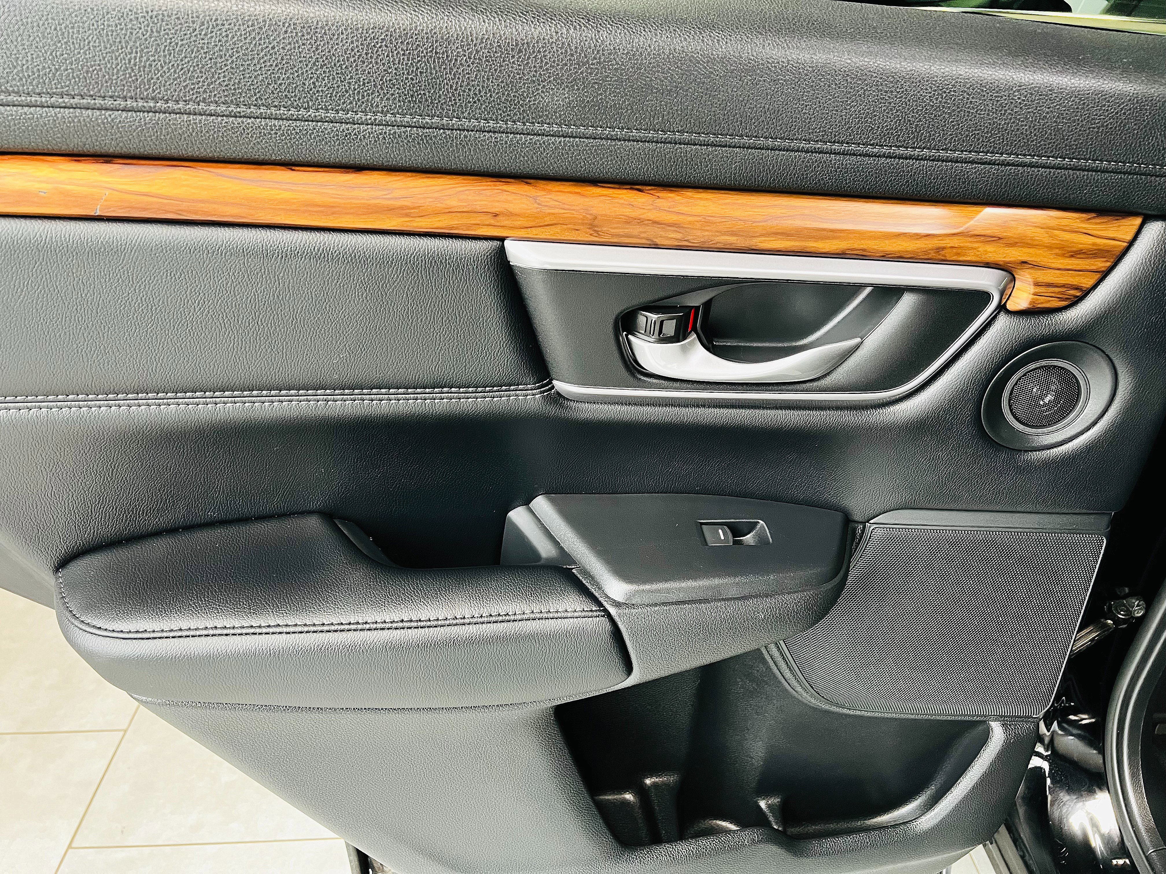 Used 2017 Honda CR-V Touring image 25