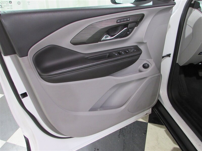 Used 2023 GMC Terrain SLT AWD/4WD image 11