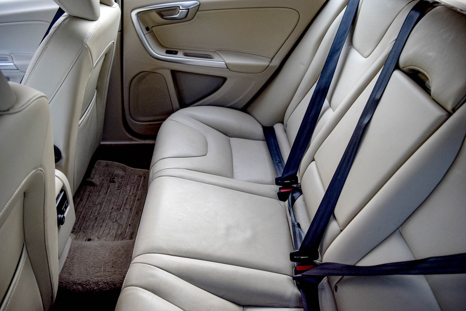 Used 2015 Volvo V60 T5 Premier image 15