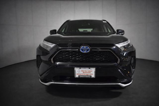 Used 2022 Toyota RAV4 SE w/ Weather & Moonroof Package AWD/4WD image 2