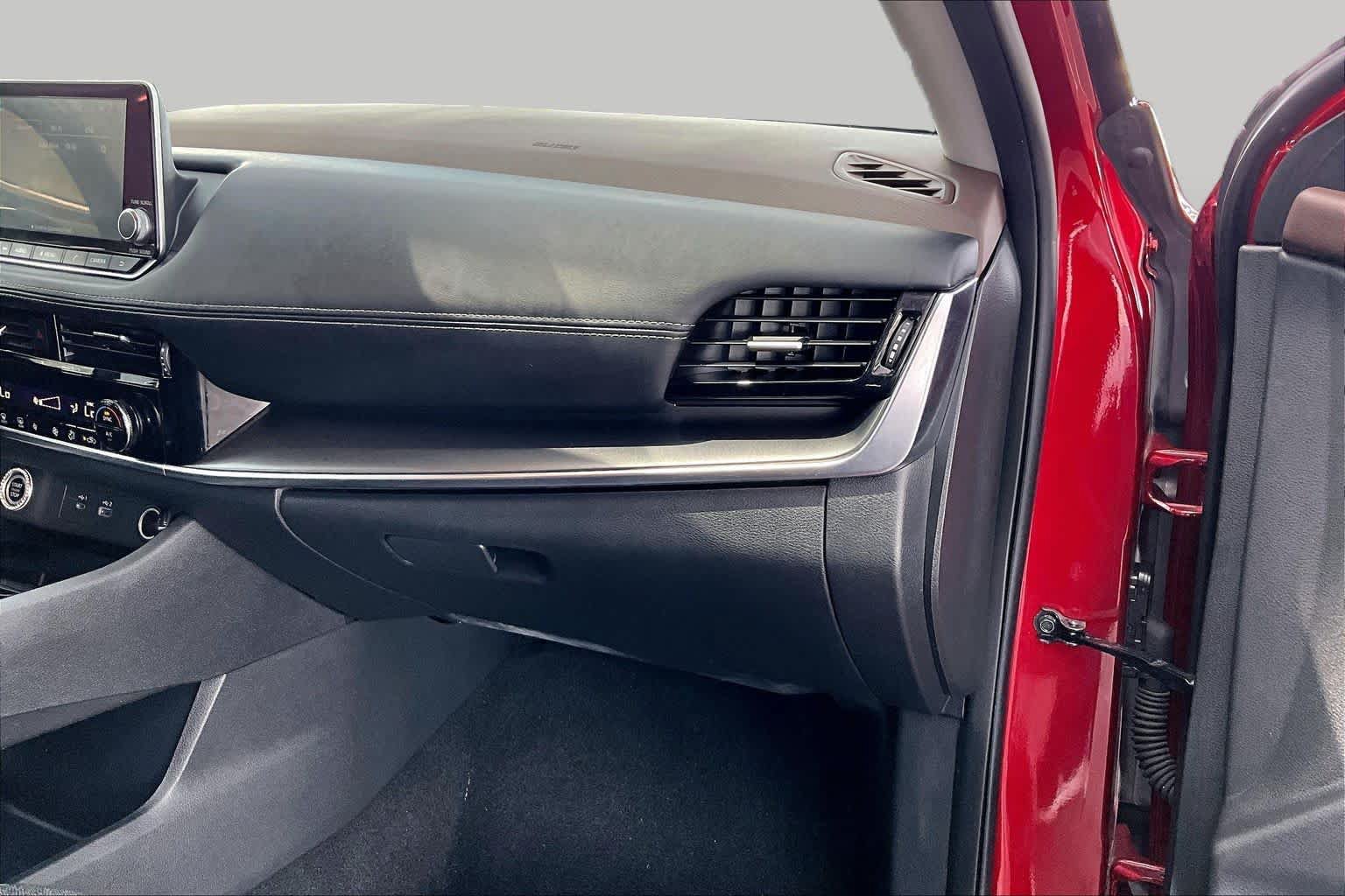 Used 2021 Nissan Rogue SV FWD image 19