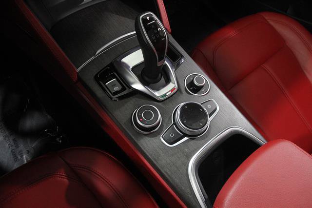 Used 2020 Alfa Romeo Stelvio Ti AWD/4WD image 15