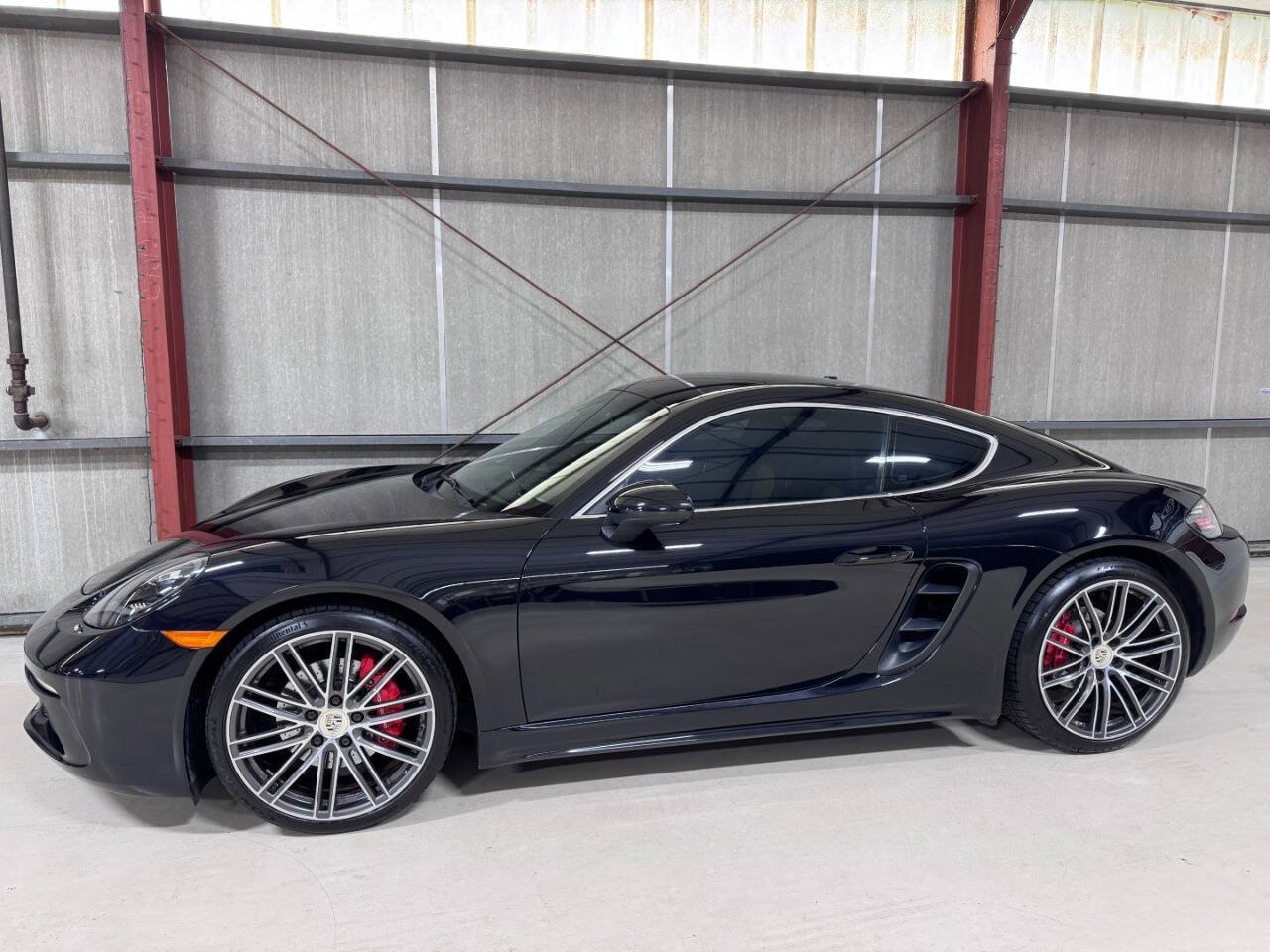 Used 2018 Porsche 718 Cayman S RWD image 5