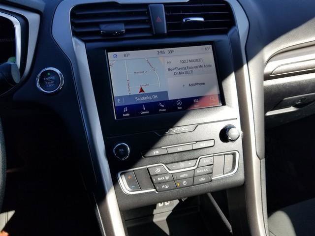 Used 2019 Ford Fusion SE image 21