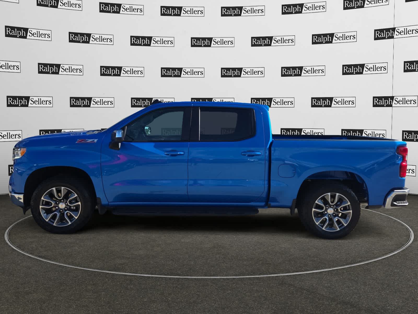 Used 2025 Chevrolet Silverado 1500 LT w/ Z71 Off-Road Package AWD/4WD image 3