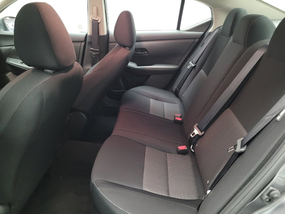 Used 2025 Nissan Sentra SV image 18