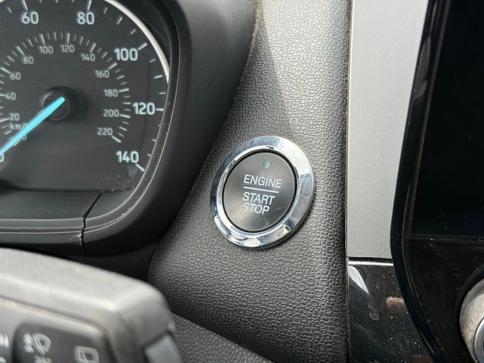 Used 2020 Ford EcoSport Titanium image 26