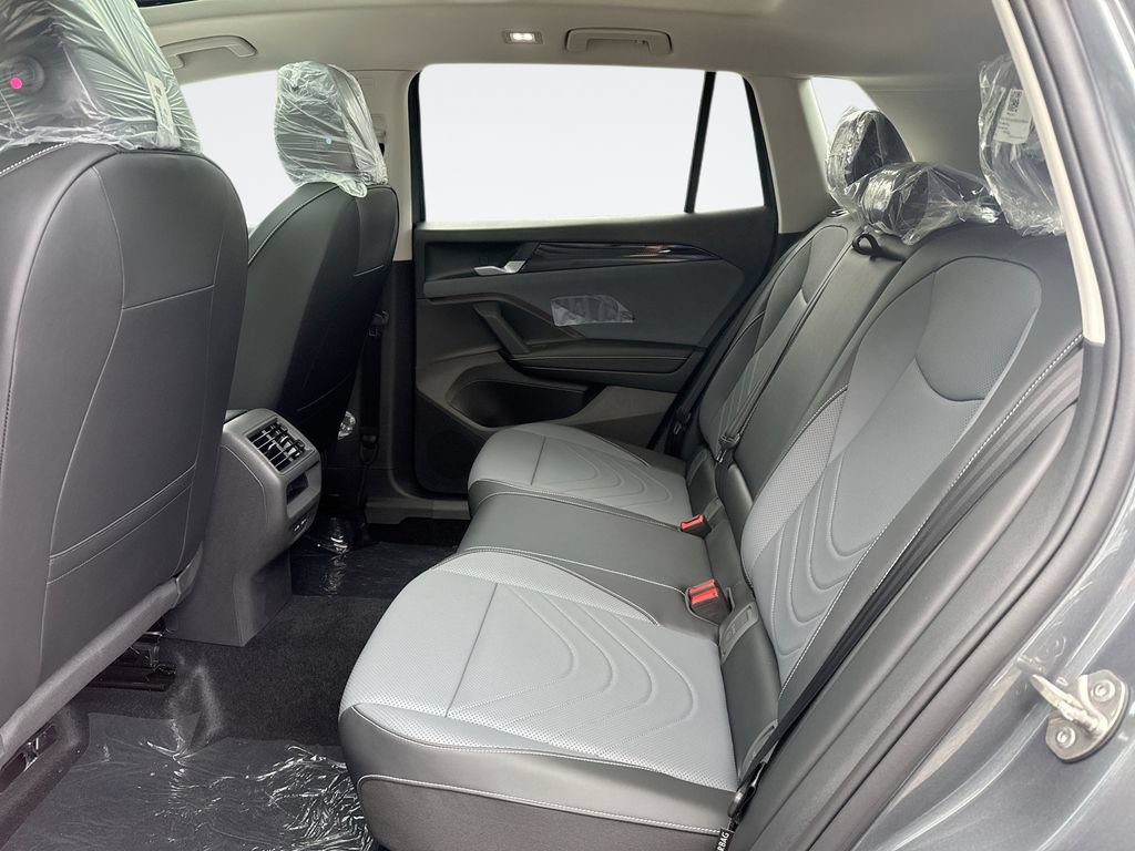 New 2026 Volkswagen Tiguan SE AWD/4WD image 24