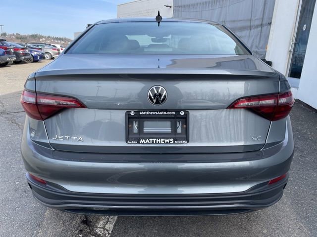 Used 2023 Volkswagen Jetta SE image 4