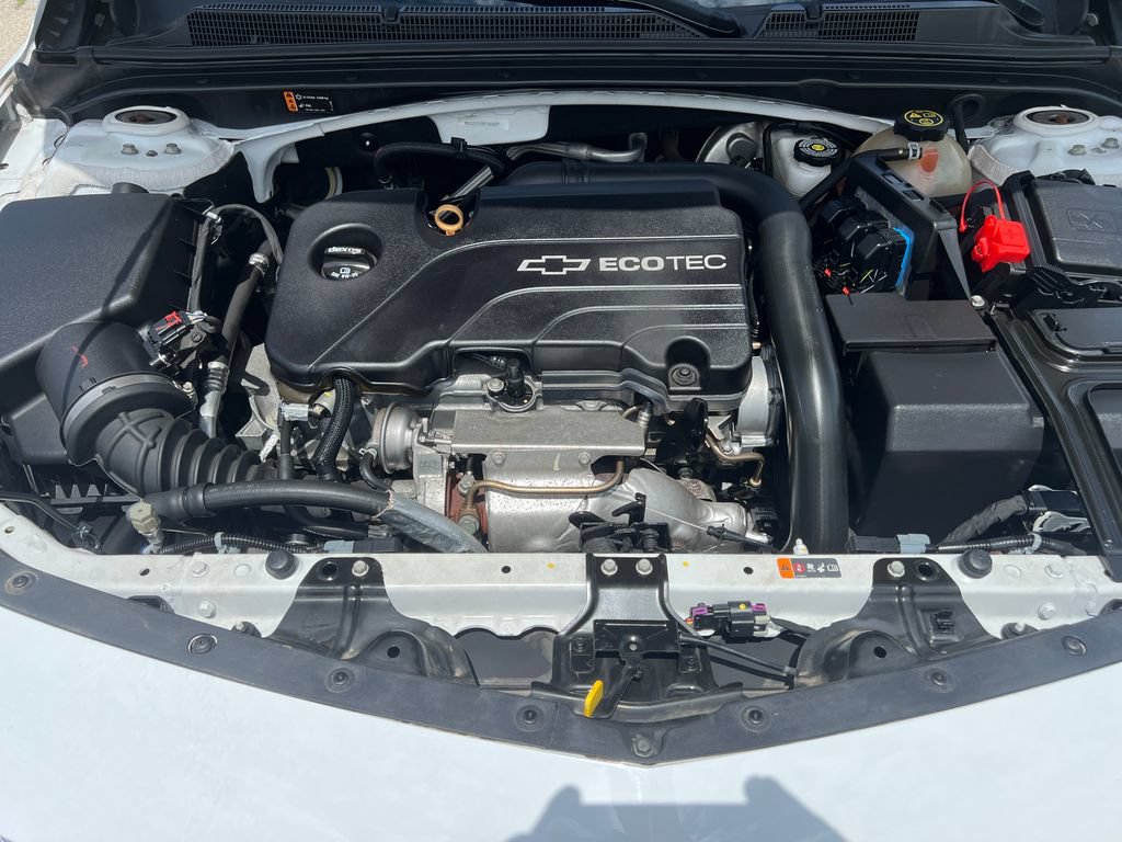 Used 2017 Chevrolet Malibu LT FWD image 21