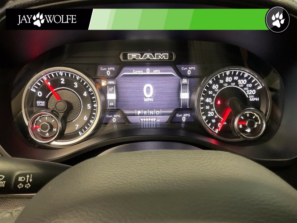 Used 2020 RAM 1500 Laramie w/ Off Road Group AWD/4WD image 14