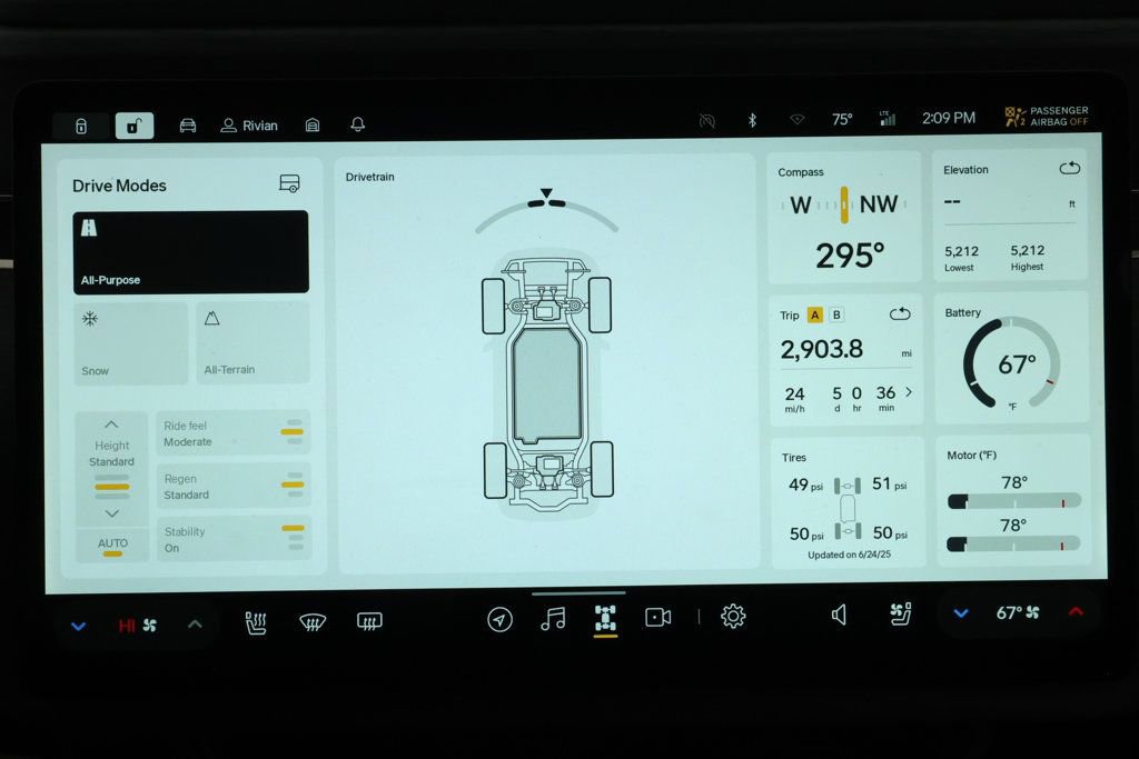 Used 2023 Rivian R1S Adventure image 17
