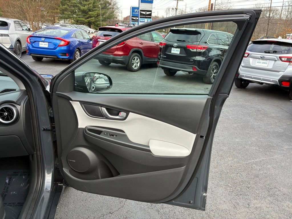 Used 2023 Hyundai Kona Limited image 49