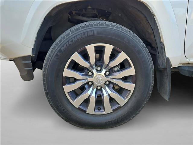 Used 2022 Toyota Tacoma Limited AWD/4WD image 22