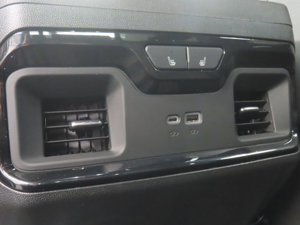Used 2025 GMC Sierra 1500 AT4 w/ AT4 Premium Package AWD/4WD image 18