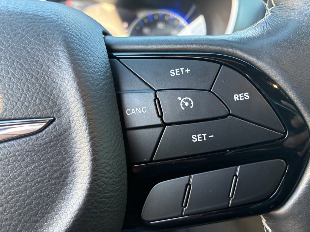 Used 2020 Chrysler Pacifica Touring-L Plus image 16