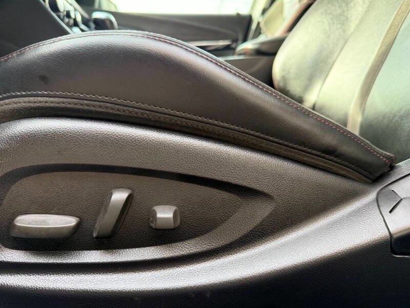 Used 2014 Chevrolet SS RWD image 18