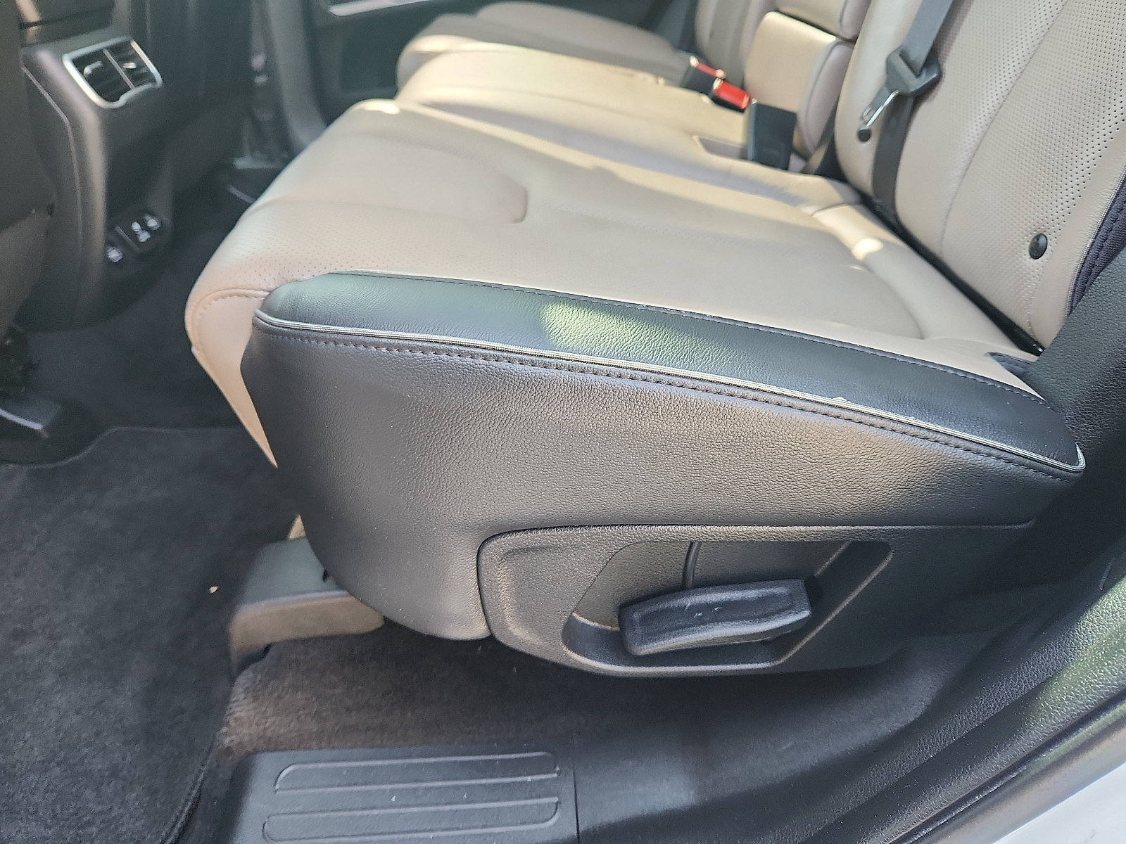 Used 2022 Hyundai Santa Fe Limited AWD/4WD image 26