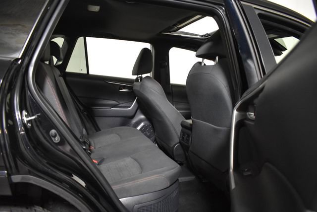 Used 2022 Toyota RAV4 SE w/ Weather & Moonroof Package AWD/4WD image 32