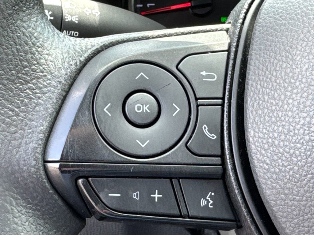 Used 2022 Toyota RAV4 XLE image 24